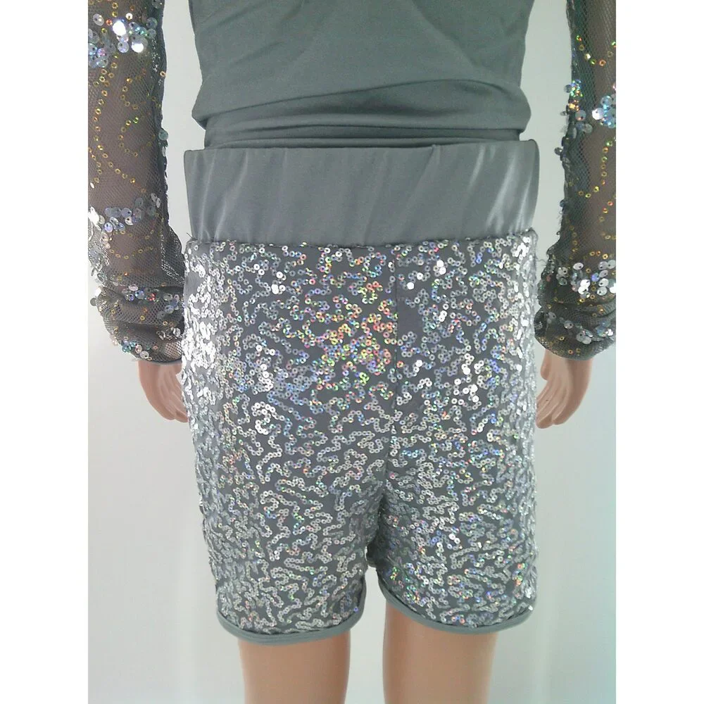 Pre-Owned Dance Costume Revolution RC22843 Medium Child Silver Jazz Sequins